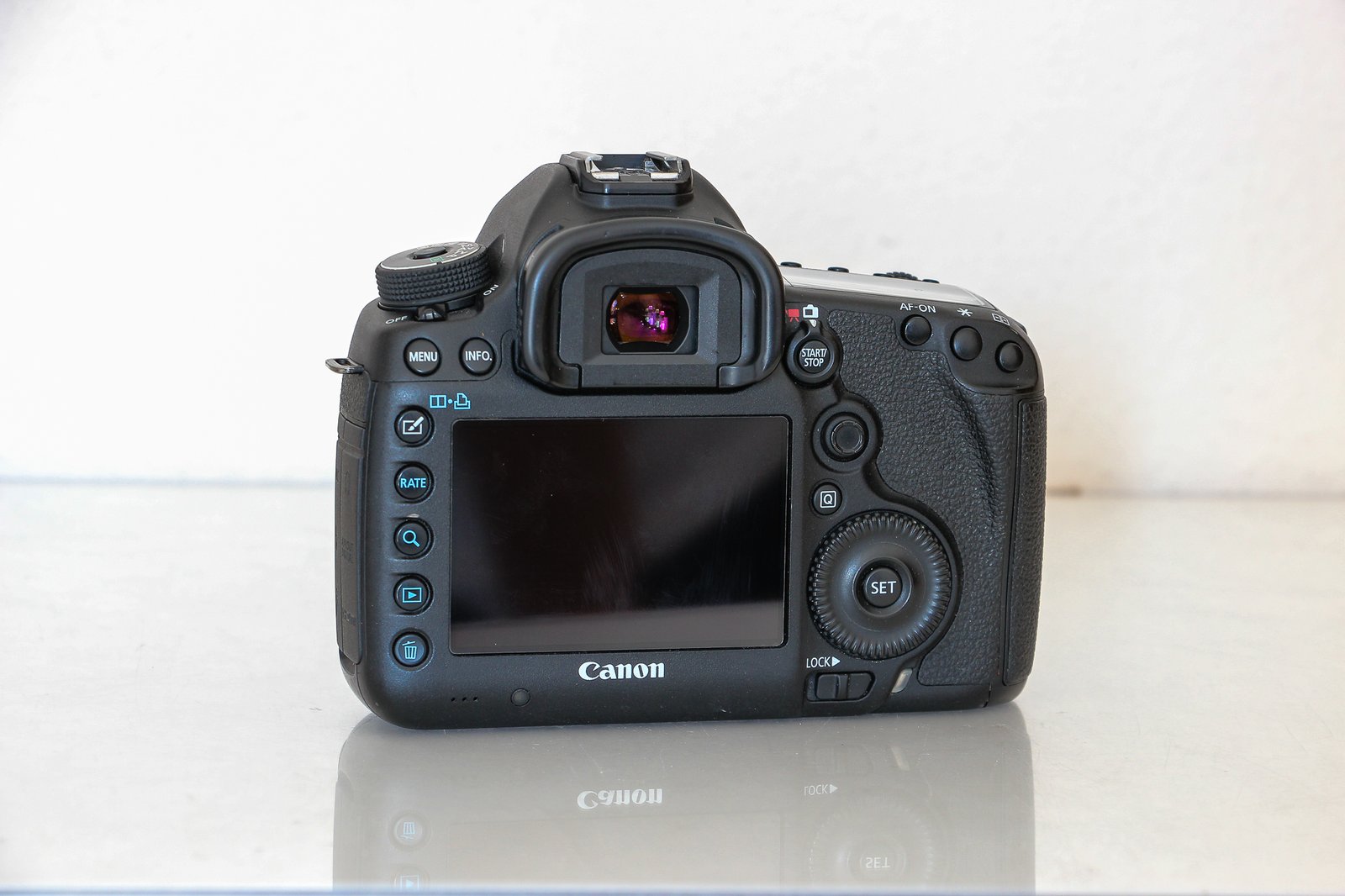 Canon EOS 5D Mark III, 2 Akkus, CF Karten. – Bild 9